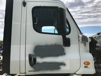 Freightliner Cascadia Front Door Assembly