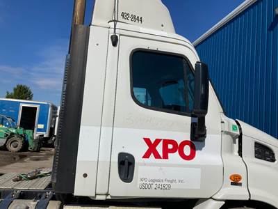 Freightliner Cascadia Front Door Assembly