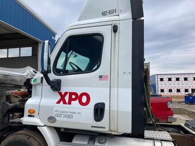 Freightliner Cascadia Front Door Assembly