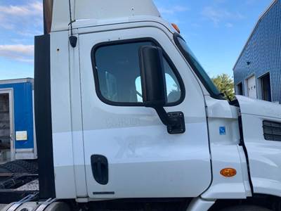 Freightliner Cascadia Front Door Assembly