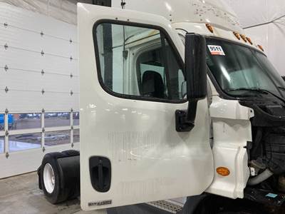 Freightliner Cascadia Front Door Assembly