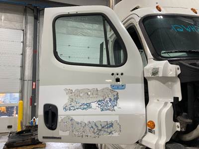 Freightliner Cascadia Front Door Assembly