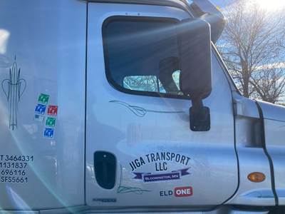 Freightliner Cascadia Front Door Assembly