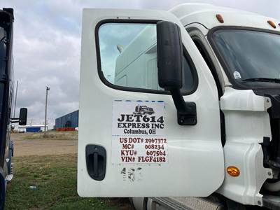 Freightliner Cascadia Front Door Assembly