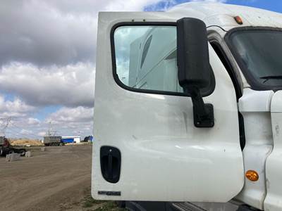 Freightliner Cascadia Front Door Assembly
