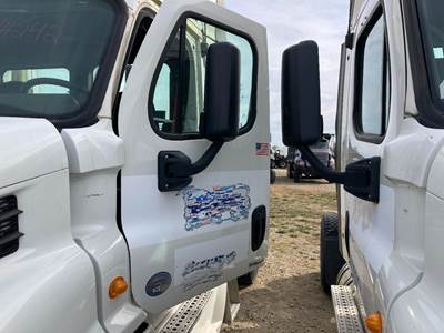 Freightliner Cascadia Front Door Assembly