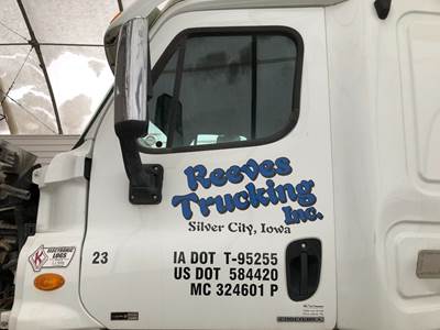 Freightliner Cascadia Front Door Assembly