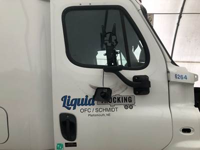 Freightliner Cascadia Front Door Assembly