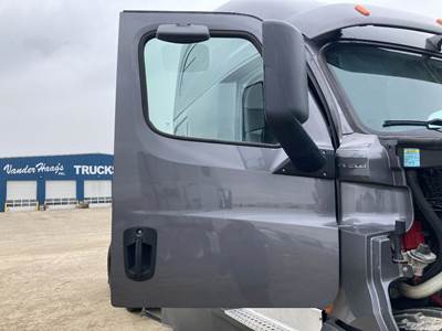 Freightliner Cascadia Front Door Assembly