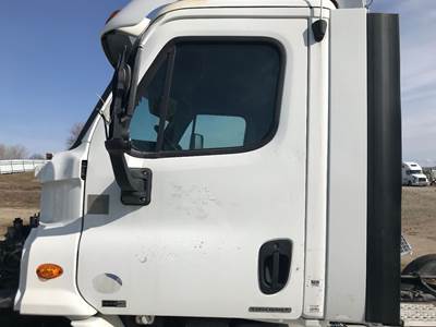 Freightliner Cascadia Front Door Assembly