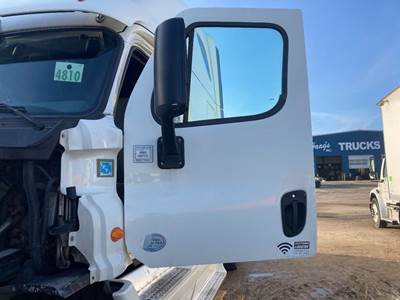 Freightliner Cascadia Front Door Assembly