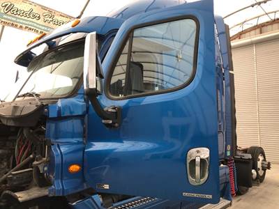 Freightliner Cascadia Front Door Assembly
