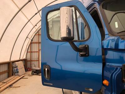 Freightliner Cascadia Front Door Assembly