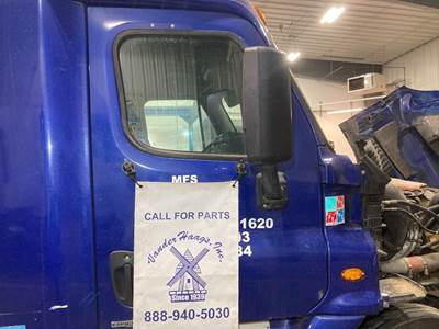 Freightliner Cascadia Front Door Assembly