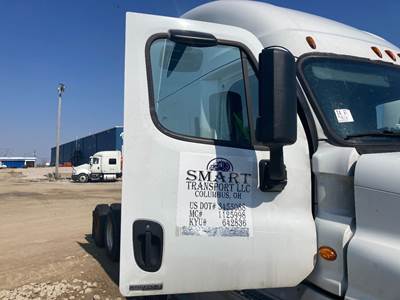 Freightliner Cascadia Front Door Assembly