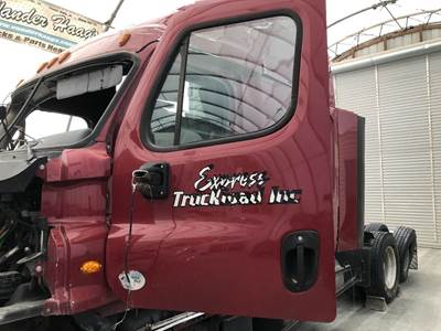 Freightliner Cascadia Front Door Assembly
