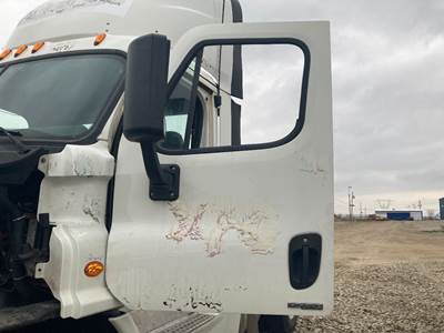 Freightliner Cascadia Front Door Assembly