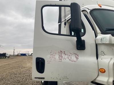 Freightliner Cascadia Front Door Assembly