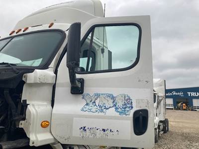 Freightliner Cascadia Front Door Assembly