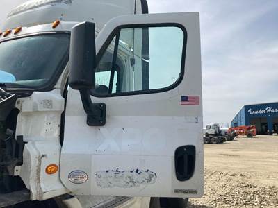 Freightliner Cascadia Front Door Assembly