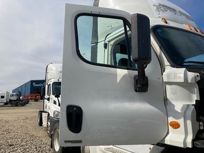 Freightliner Cascadia Front Door Assembly