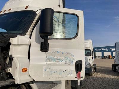 Freightliner Cascadia Front Door Assembly