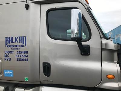 Freightliner Cascadia Front Door Assembly