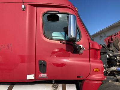 Freightliner Cascadia Front Door Assembly