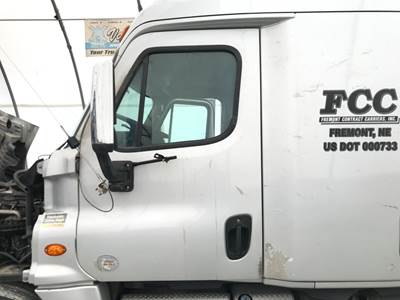 Freightliner Cascadia Front Door Assembly