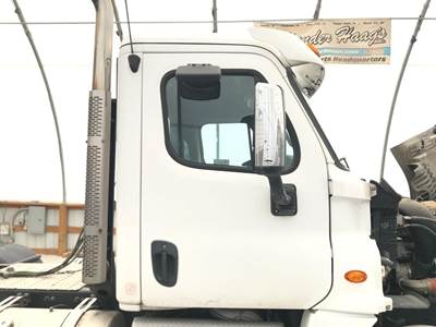 Freightliner Cascadia Front Door Assembly