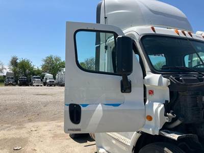Freightliner Cascadia Front Door Assembly