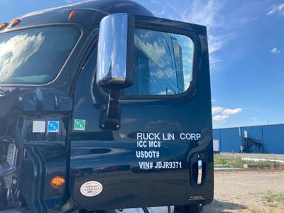 Freightliner Cascadia Front Door Assembly