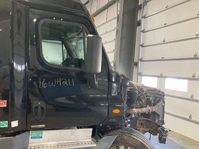 Freightliner Cascadia Front Door Assembly