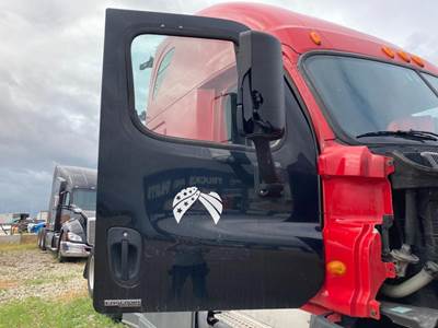 Freightliner Cascadia Front Door Assembly