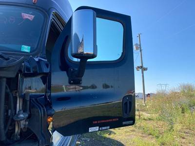 Freightliner Cascadia Front Door Assembly