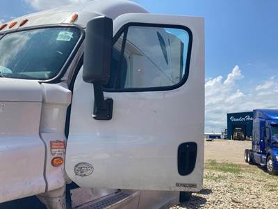 Freightliner Cascadia Front Door Assembly