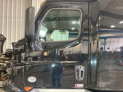 Freightliner Cascadia Front Door Assembly