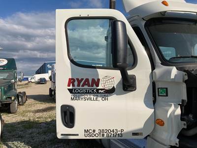 Freightliner Cascadia Front Door Assembly