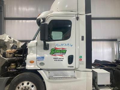 Freightliner Cascadia Front Door Assembly