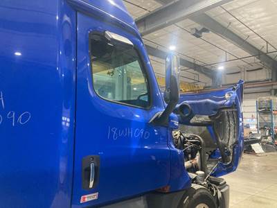 Freightliner Cascadia Front Door Assembly