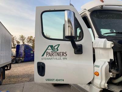 Freightliner Cascadia Front Door Assembly