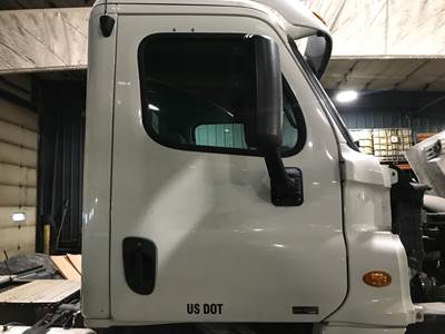 Freightliner Cascadia Front Door Assembly