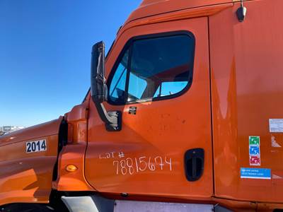 Freightliner Cascadia Front Door Assembly