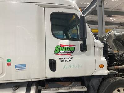 Freightliner Cascadia Front Door Assembly