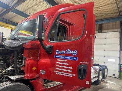 Freightliner Cascadia Front Door Assembly