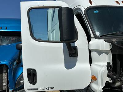 Freightliner Cascadia Front Door Assembly