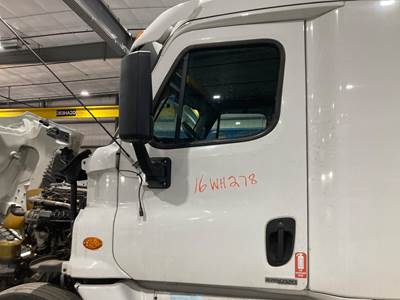 Freightliner Cascadia Front Door Assembly