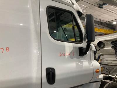 Freightliner Cascadia Front Door Assembly