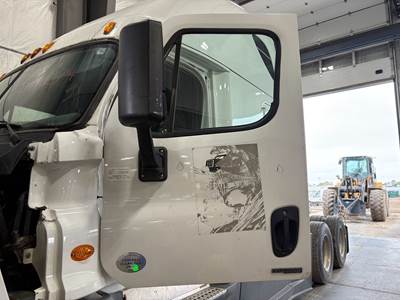 Freightliner Cascadia Front Door Assembly