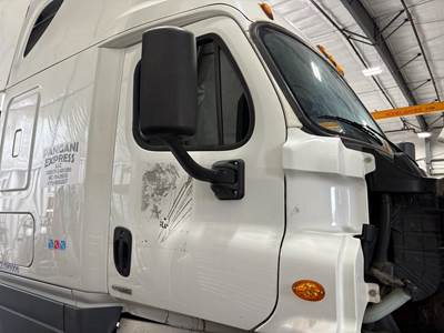 Freightliner Cascadia Front Door Assembly